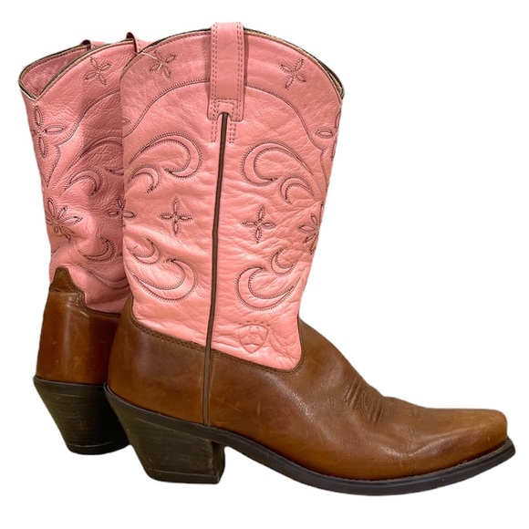 Ariat Shoes - Ariat Ladies Western Boots Size 7.5 B